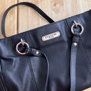 COACH F19252 REHAB East West Gallery Black Smooth Shiny Leather Shoulder Tote